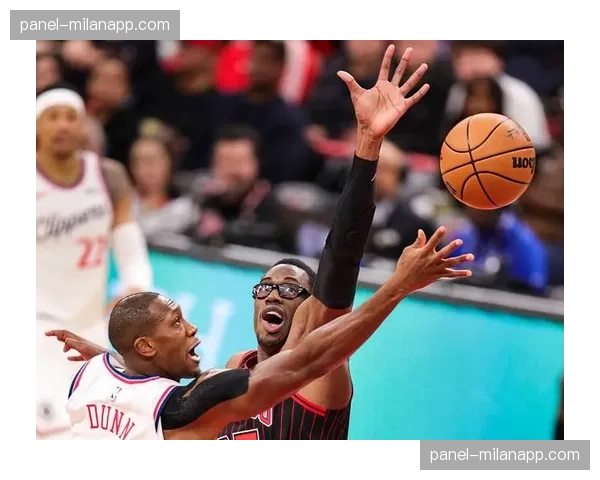 公牛开拓者比赛，篮球传统技术复兴与现代创新共存发展研究