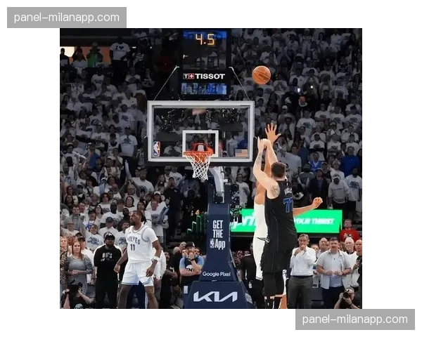 东契奇半场砍下30+三双，独行侠大比分领先掘金